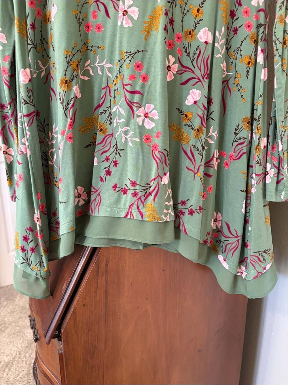 LOGO Floral Button-Front Green Cardigan w Chiffon Shark Bite Hem BOHO Summer - Picture 8 of 9